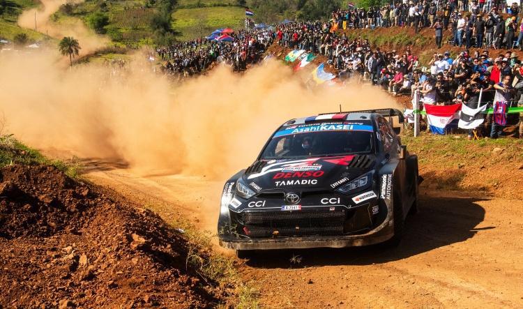 Ogier mantiene vivo el sueño del noveno título del WRC