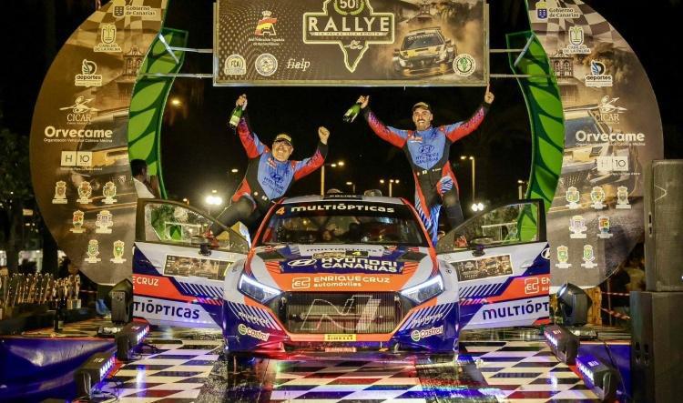 Fernando Cruz y Juan Ricardo ganan el 50 Rallye La Palma Isla Bonita