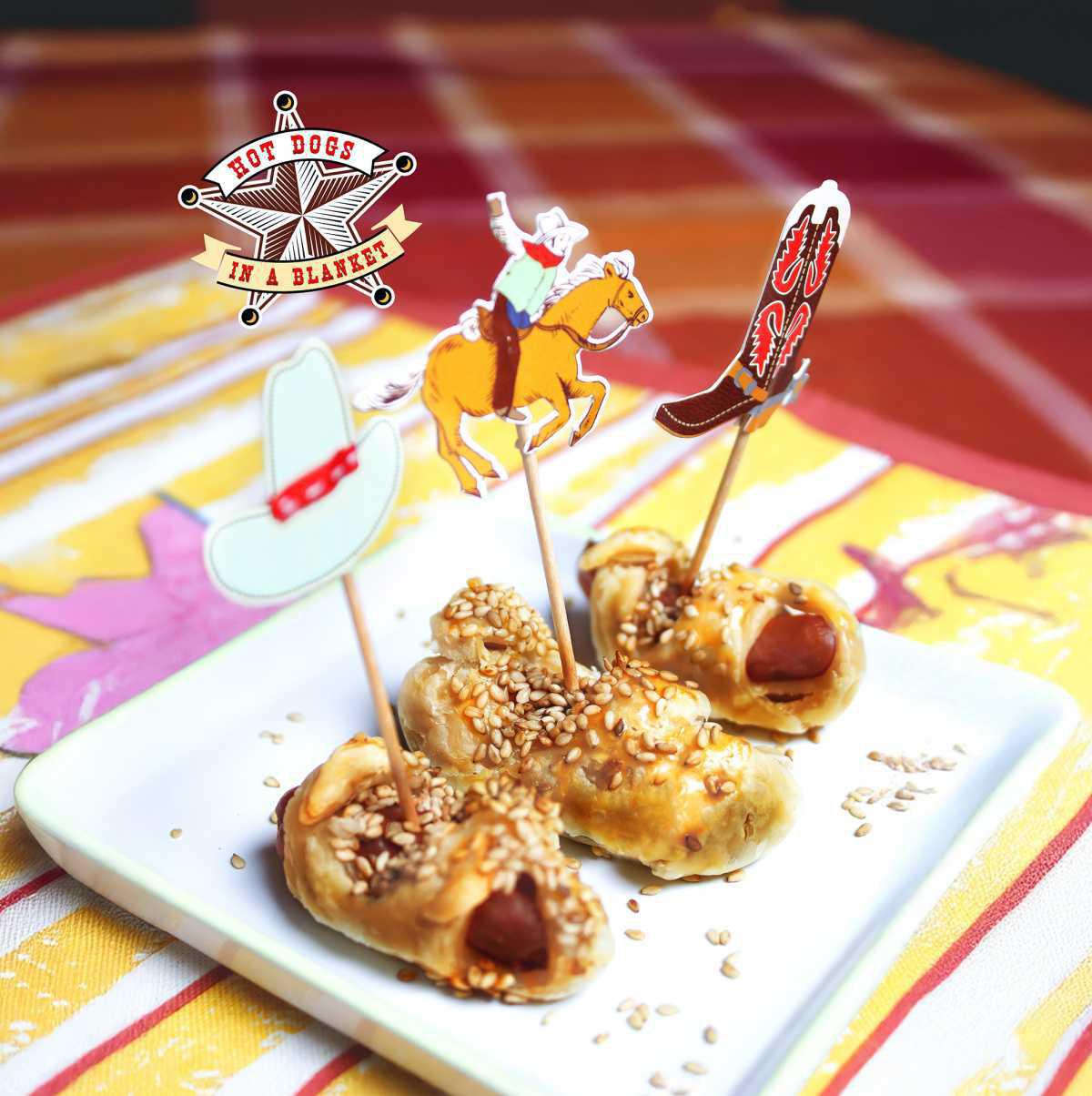 Hot Dogs In a Blanket Hot Dogs In a Blanket