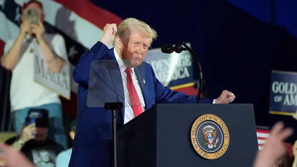 ترامب يحتفل بمئة يوم من ولايته الرئاسية في ميشيغان وسط حشد من المؤيدين ترامب يحتفل بمئة يوم من ولايته الرئاسية في ميشيغان وسط حشد من المؤيدين