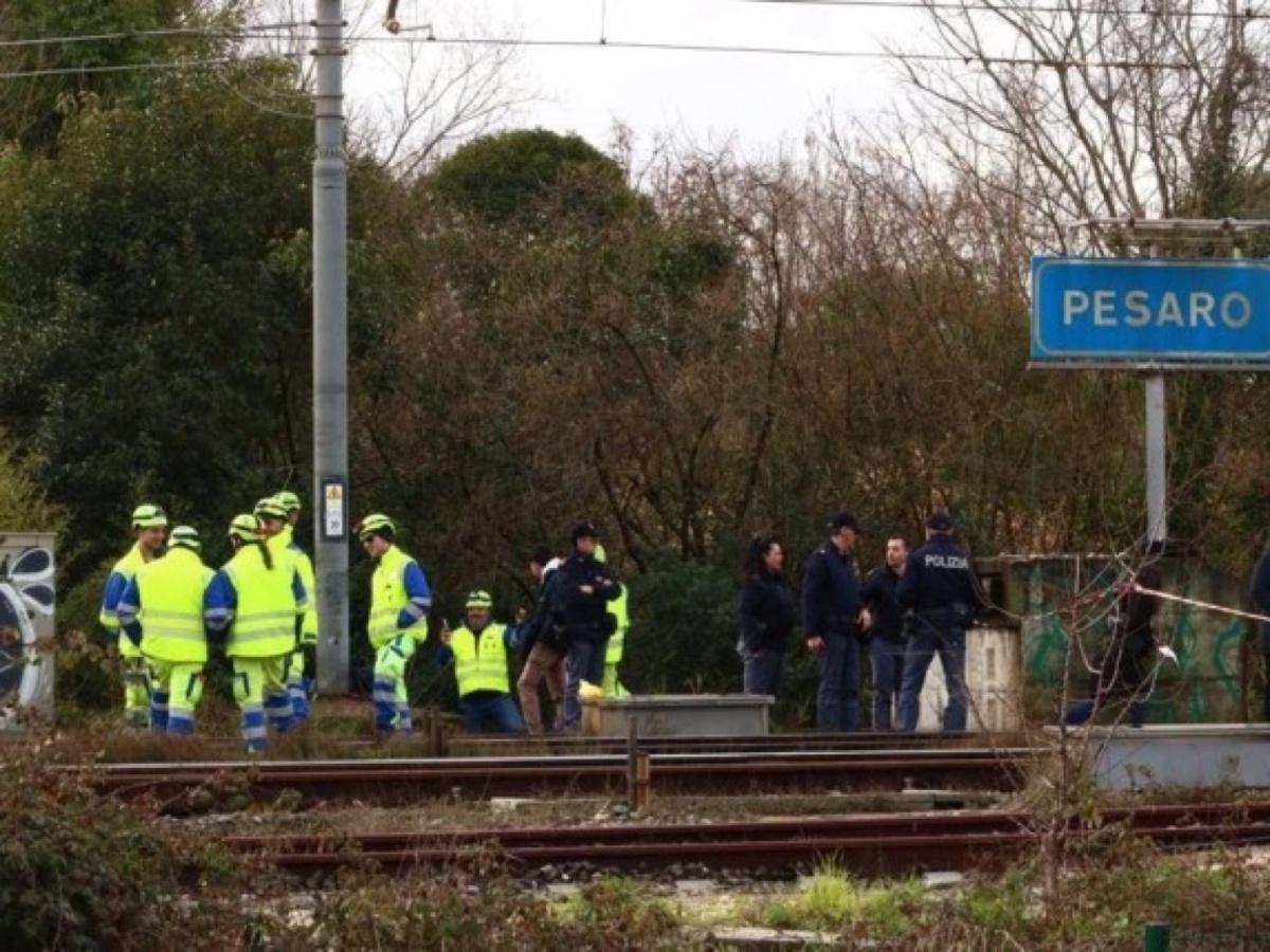 ميلانو 2026: تخريب للسكك واشتباكات في الشوارع ميلانو 2026: تخريب للسكك واشتباكات في الشوارع