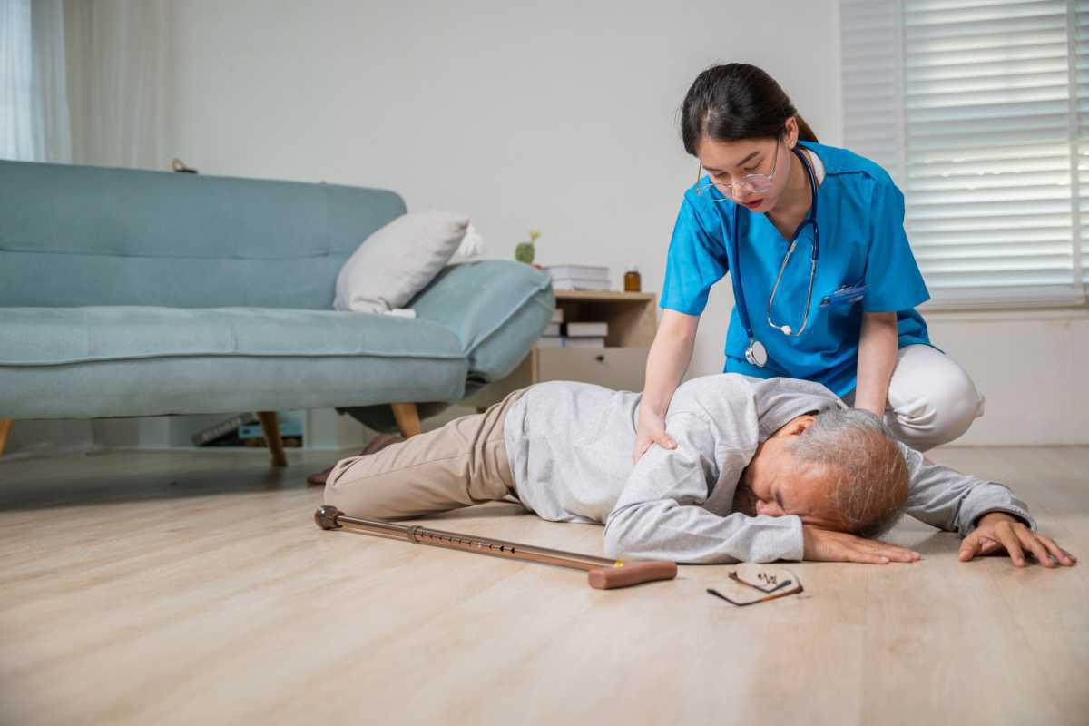 HAUSNOTRUF HAUSNOTRUF