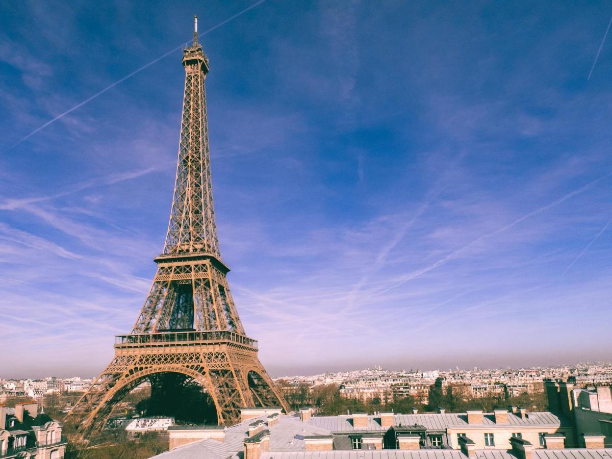 The yachting French touch: excellence & art du service à la française