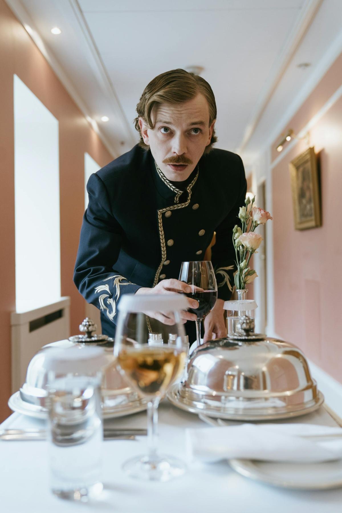 The yachting French touch: excellence & art du service à la française