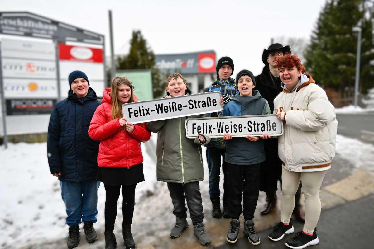 Wenn Kinder Geschichte schreiben: Felix-Weise-Straße wird zur Felix-Weiße-Straße