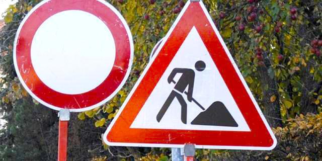 Vollsperrung Birkenweg im Bereich des Garagenkomplexes in Annaberg-Buchholz Vollsperrung Birkenweg im Bereich des Garagenkomplexes in Annaberg-Buchholz