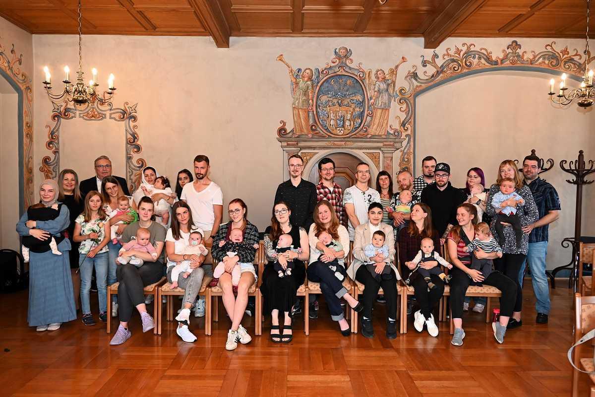 Neugeborenenempfänge im Rathaus: Stadt Annaberg-Buchholz heißt ihre jüngsten Bürgerinnen und Bürger am 13. April herzlich willkommen