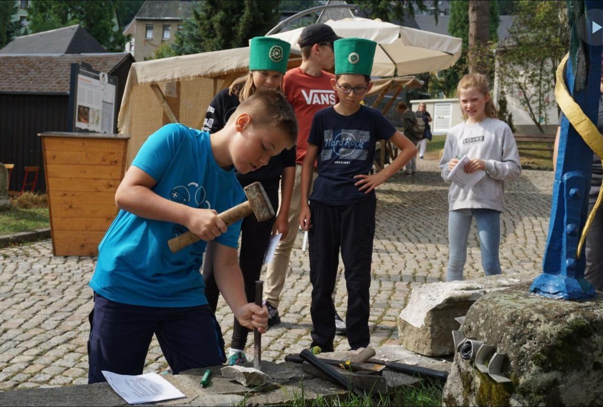 Frohnauer Hammerfest: Beliebte „Hammerspiele“ gehen in die zweite Runde Frohnauer Hammerfest: Beliebte „Hammerspiele“ gehen in die zweite Runde