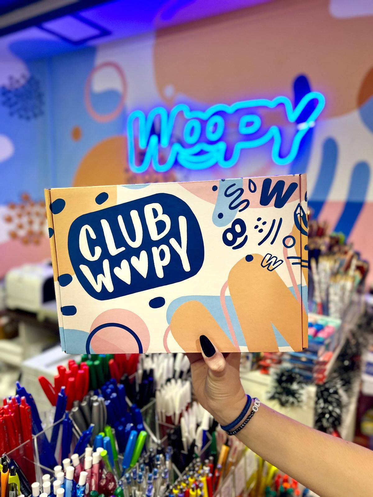 La artista detrás de la estética de Woopy: Juli Bussot, la muralista que transformó cajas, locales y emociones