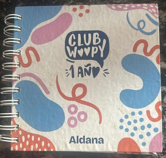 Aldana, la primera suscriptora del Club Woopy, celebra tres años de cajas y sorpresas que no dejan de crecer