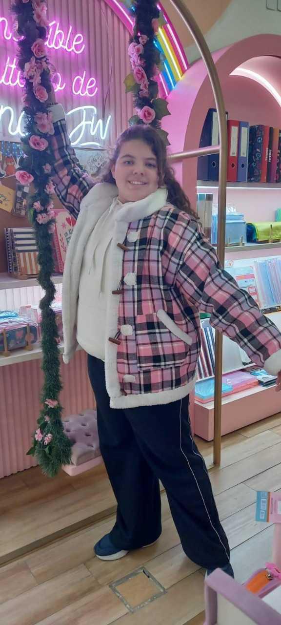 La emocionante visita sorpresa de Vicky, la fan número uno de Woopy, a nuestro megalocal de Florida La emocionante visita sorpresa de Vicky, la fan número uno de Woopy, a nuestro megalocal de Florida