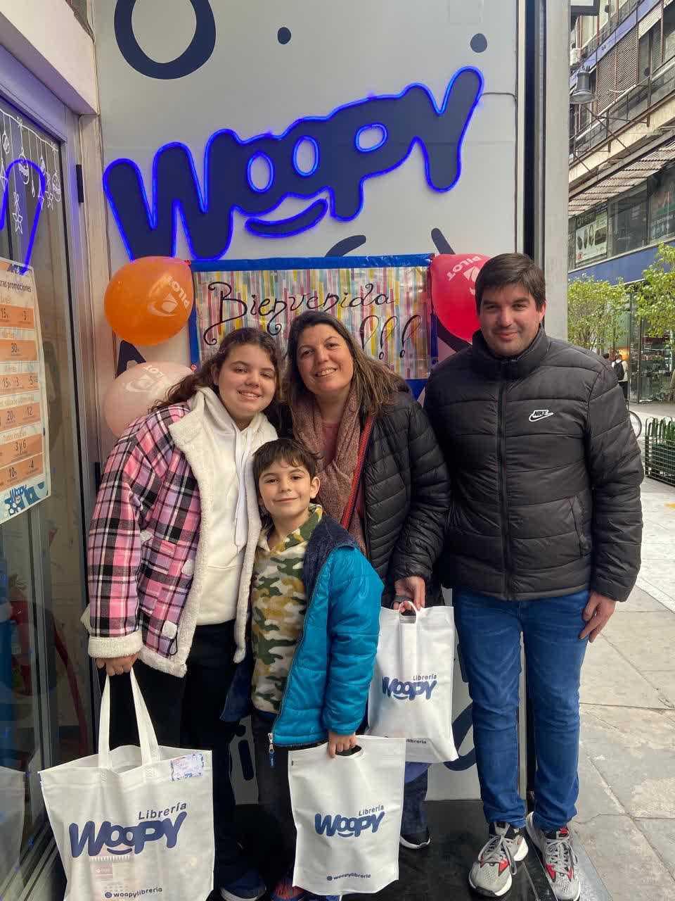 La emocionante visita sorpresa de Vicky, la fan número uno de Woopy, a nuestro megalocal de Florida