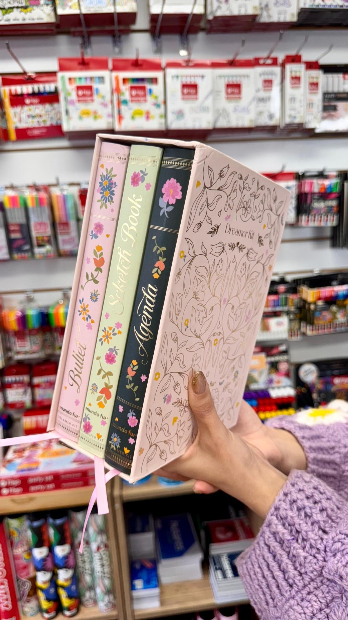 ✨ Adelanto exclusivo: te mostramos, a dos días de la preventa, las agendas FW 2026 📒💖 ✨ Adelanto exclusivo: te mostramos, a dos días de la preventa, las agendas FW 2026 📒💖