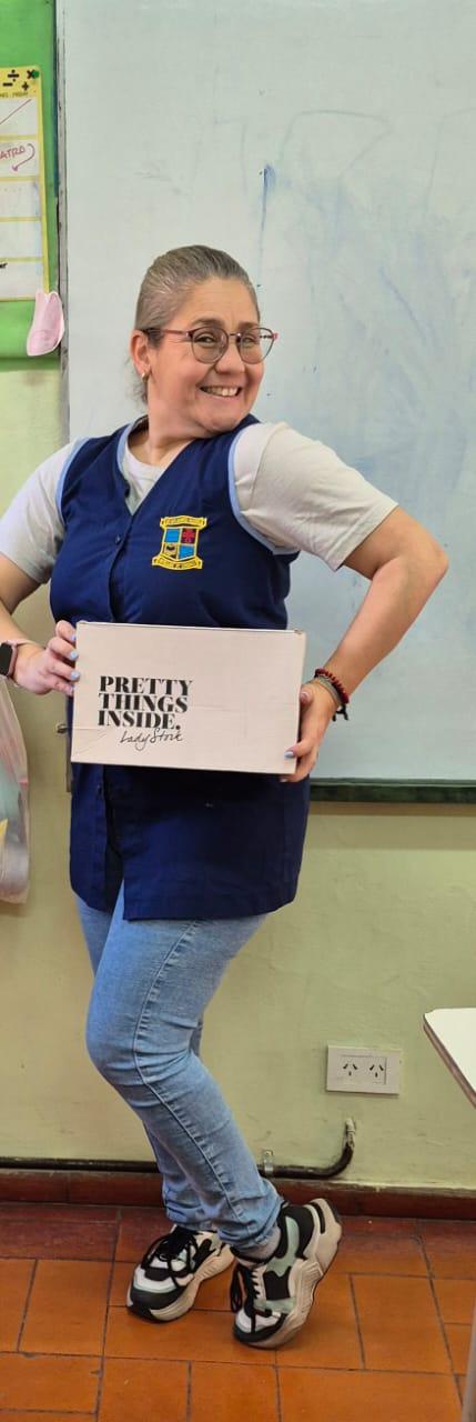 ✨ La historia de Miss Cari y la “Magic Box” que motiva a toda un aula
