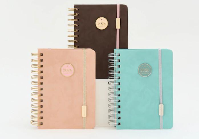 📒✨ Agendas y personalidad: ¿sos la minimalista, la estructurada o la fan de los stickers? 📒✨ Agendas y personalidad: ¿sos la minimalista, la estructurada o la fan de los stickers?