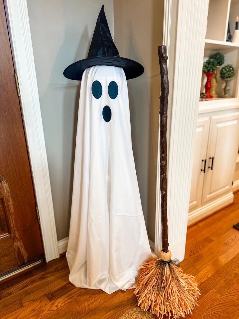 how to decorate for fall using black + white, a mayfield, ky home tour (part two)