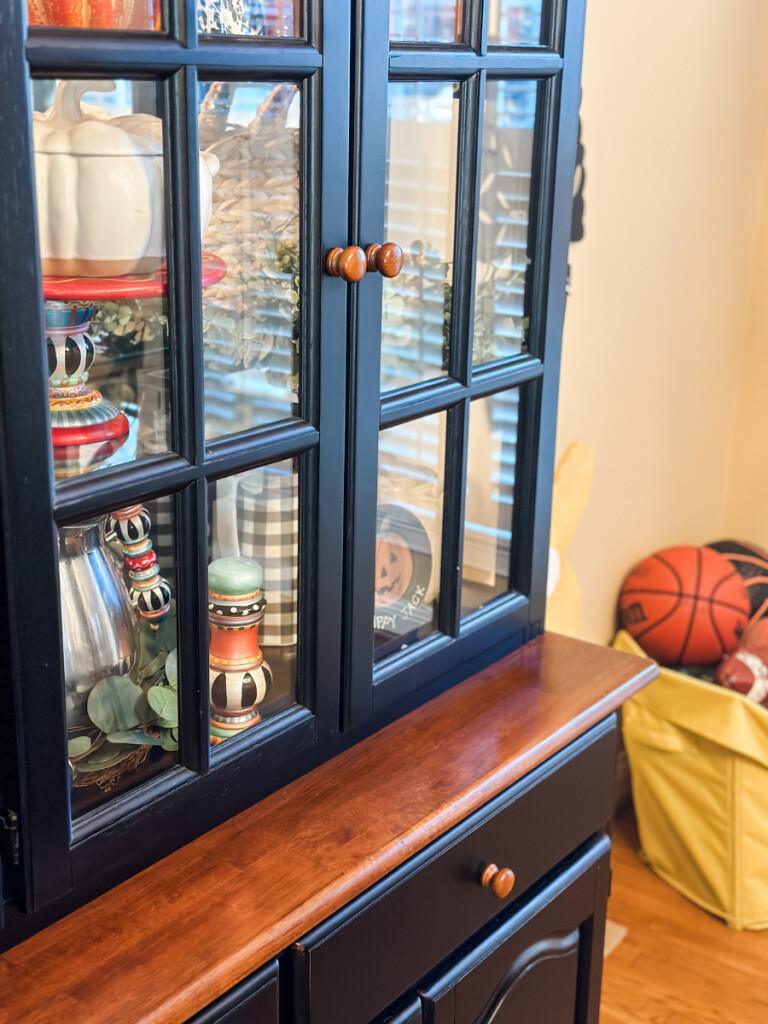 how to decorate for fall using black + white, a mayfield, ky home tour (part two)