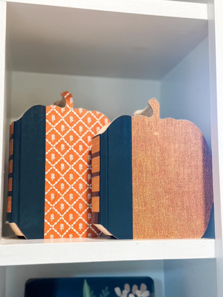 how to decorate for fall using black + white, a mayfield, ky home tour (part two)