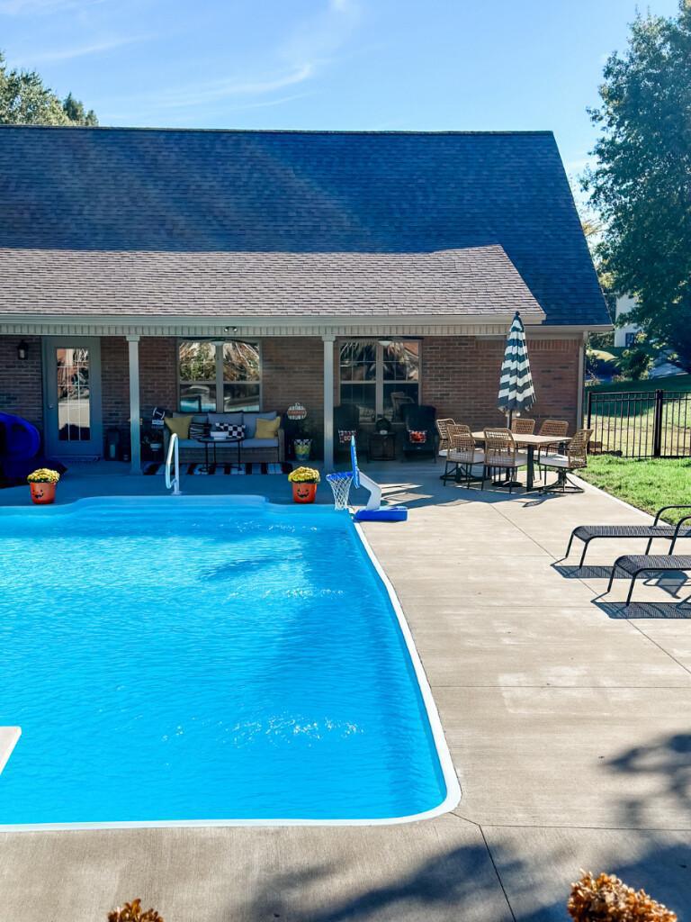 how to decorate for fall using black + white, a mayfield, ky home tour (part two) how to decorate for fall using black + white, a mayfield, ky home tour (part two)