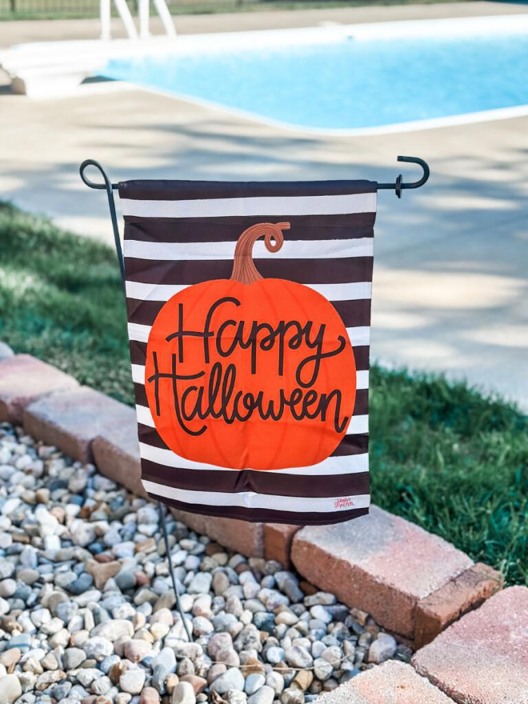 how to decorate for fall using black + white, a mayfield, ky home tour (part two)