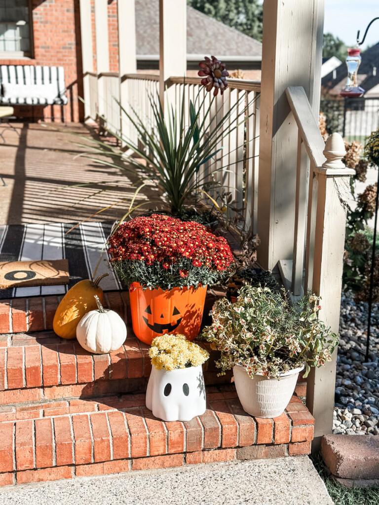 how to decorate for fall using black + white, a mayfield, ky home tour (part two)