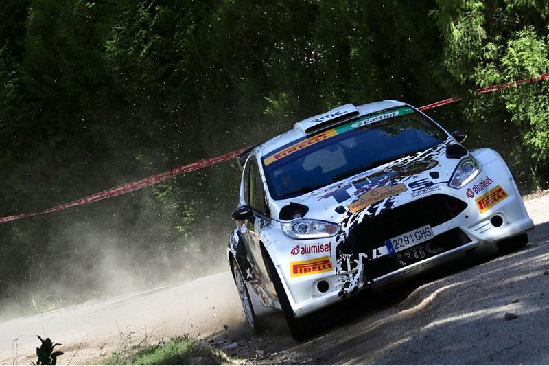 Manuel Fernández, ganador del 52 Rallye Recalvi Rías Baixas