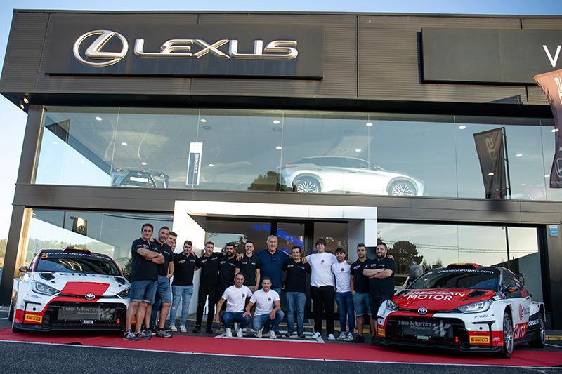 La caravana del 57º Rallye Recalvi Rías Baixas llega al centro de Vigo