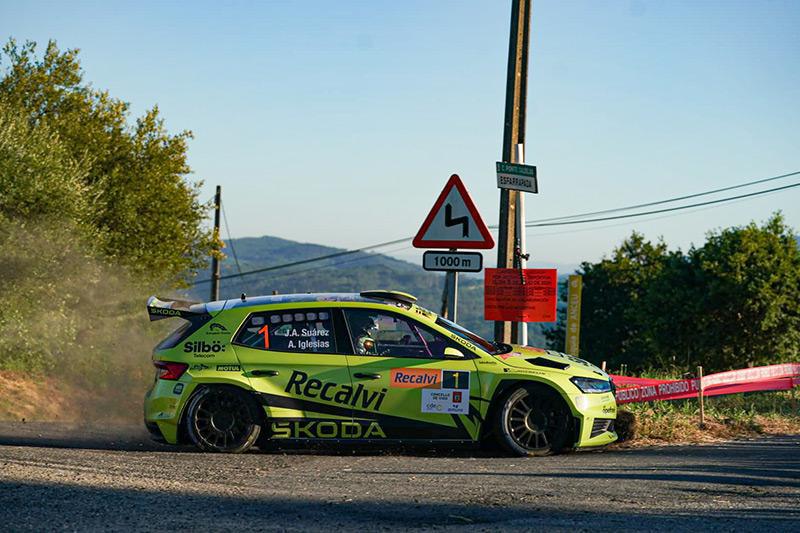 Diego Ruiloba duerme líder del 57º Rallye Recalvi Rías Baixas tras una primera etapa muy disputada