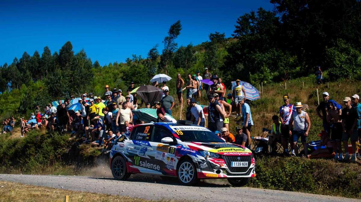 El Rías Baixas desafía al calor: Máxima igualdad en los trofeos y cunetas abarrotadas