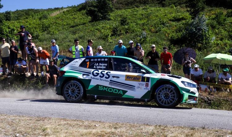 'Cohete' Suárez y Alberto Iglesias descansan líderes en el 59 Rallye Recalvi Rías Baixas