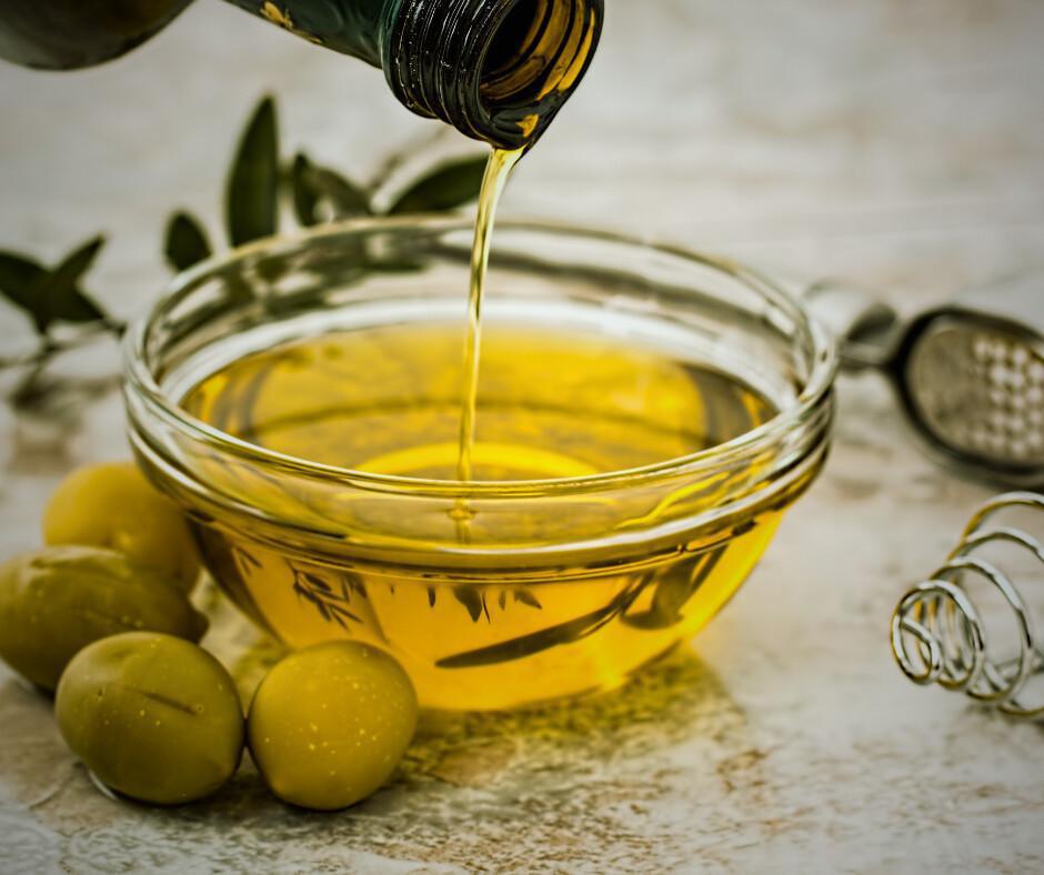 L’Olio d’Oliva Greco: L’Elisir della Cucina Mediterranea