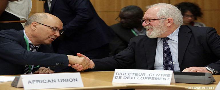 Les représentants de l'Union africaine et de l'Ocde.
