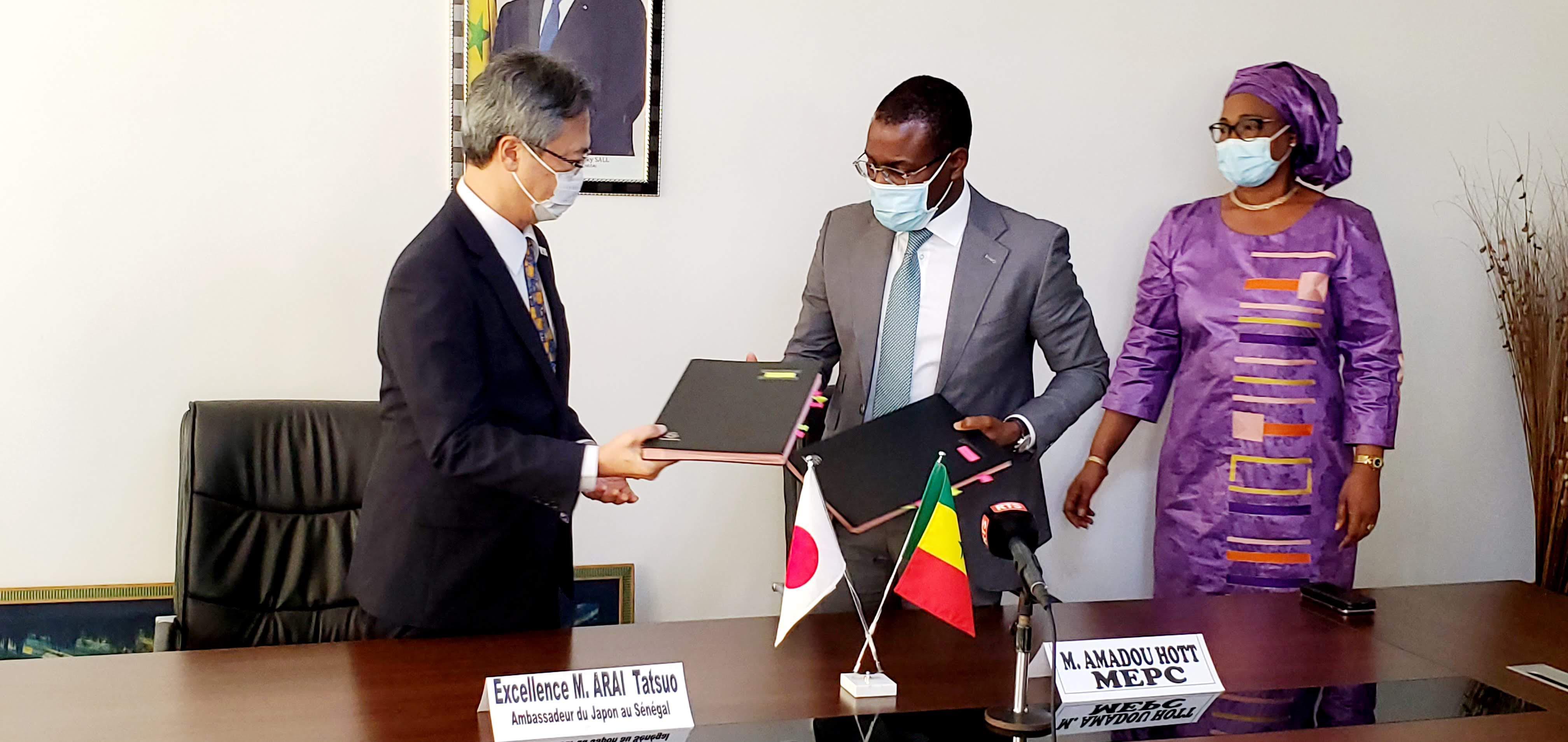 Echange de note relatif à l'assistance alimentaire du Japon au Sénégal. 