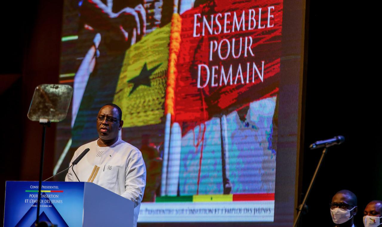 Macky Sall s'adressant à la jeunesse lors du conseil présidentiel sur l'emploi et l'insertion professionnelle.