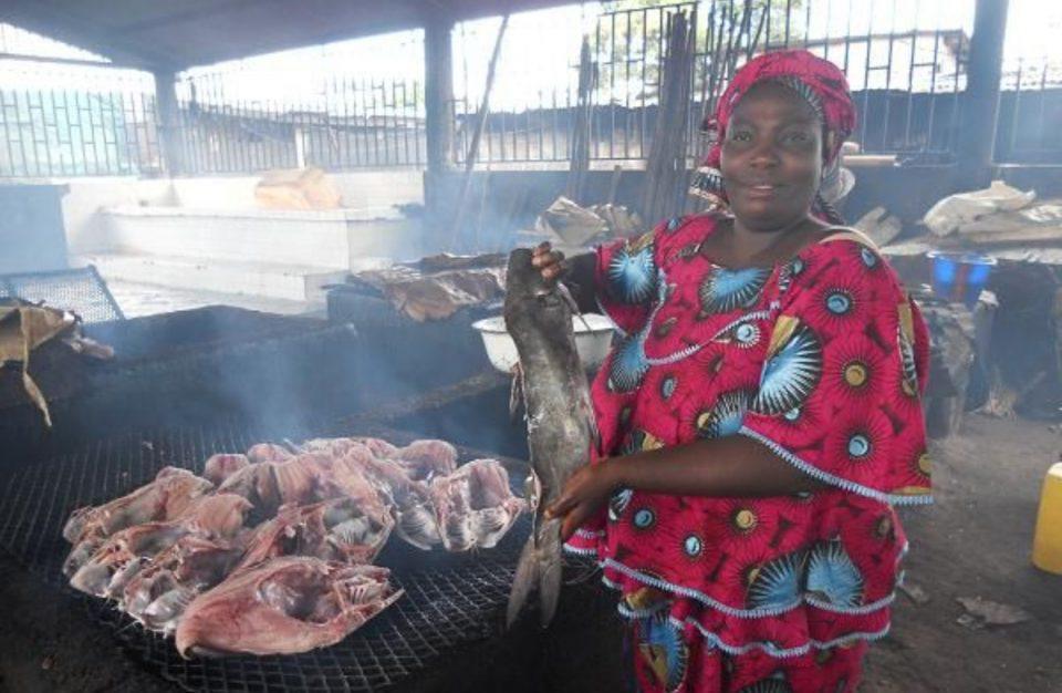8 mars 2022 : jour de fête sur fond de désespoir des femmes sénégalaises transformatrices de poisson
