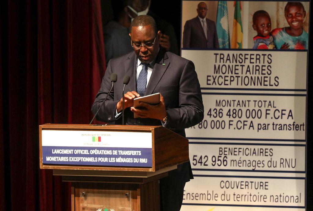 Le chef de l'Etat sénégalais lançant les opérations de transferts monétaires exceptionnels pour les populations vulnérables. 