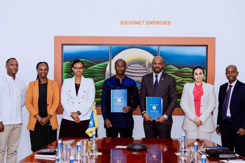 Le Directeur général de la Banque de Développement Shelter Afrique, Thierno-Habib Hann, lors de sa rencontre avec les autorité rwandaises.