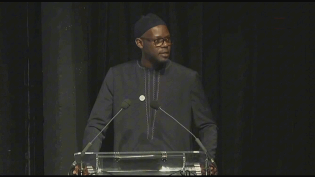Serigne Abdoul Hamid SY, Président de la CEZAT, lors de son allocution à la Conférence de Paris sur le thème « Face aux extrèmes guérir le monde par le dialogue des cultures et des religions ».