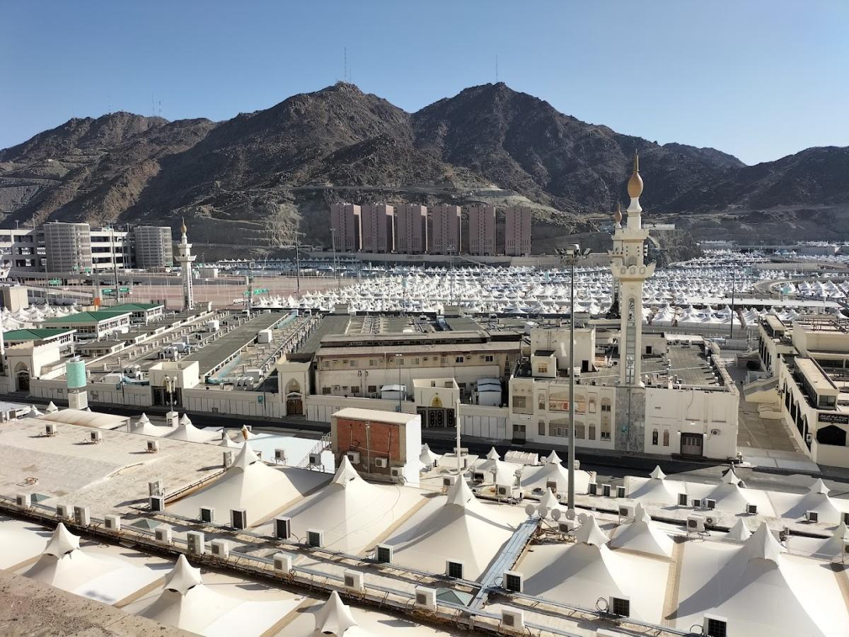 🕌 Masjid Al-Khayf – La Mosquée Historique de Mina