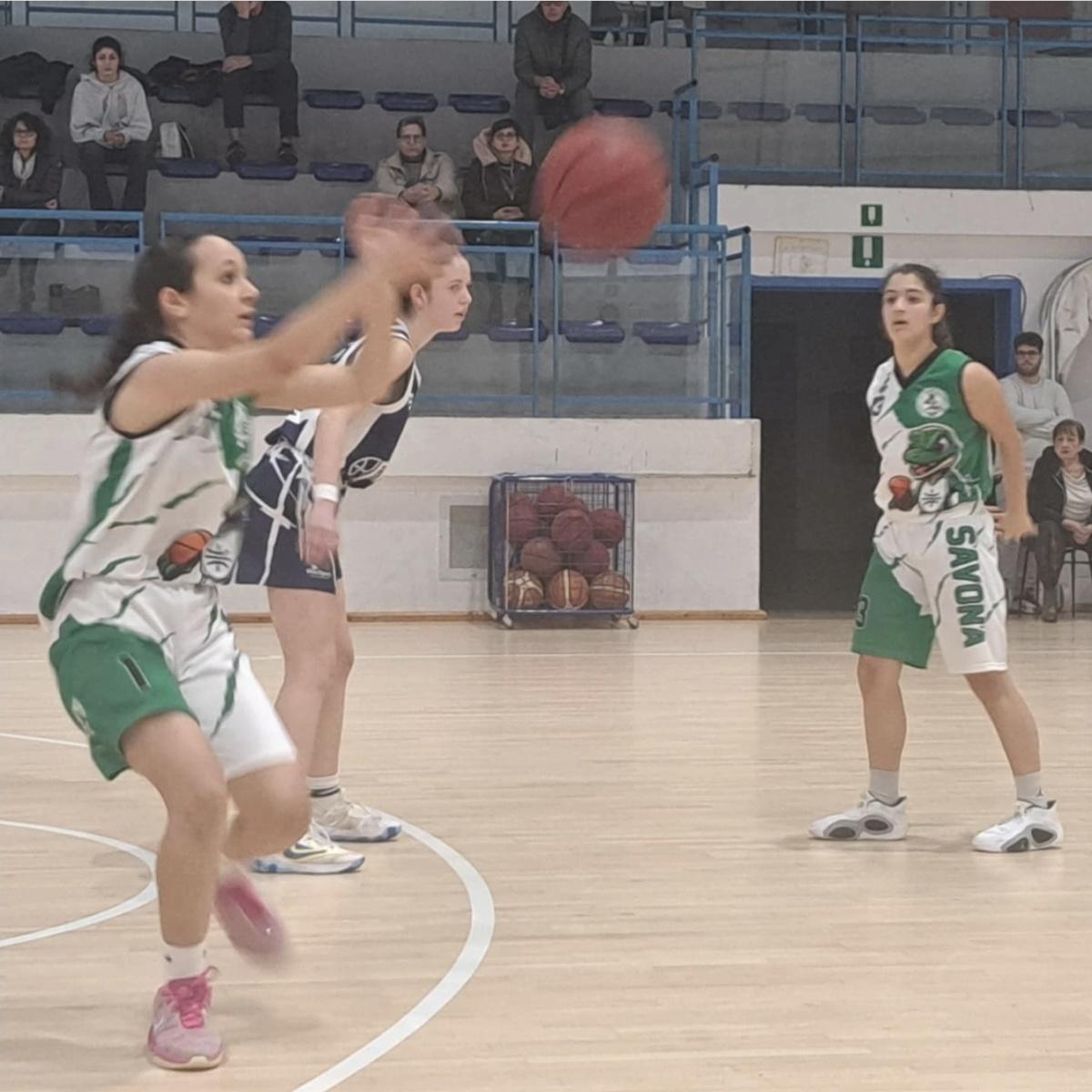 U15 FEMMINILE: CESTISTICA IN AFFANNO, MA VINCE ALL'ULTIMO QUARTO CONTRO LA POLYSPORT LAVAGNA ED I SUOI SGRADEVOLI TIFOSI