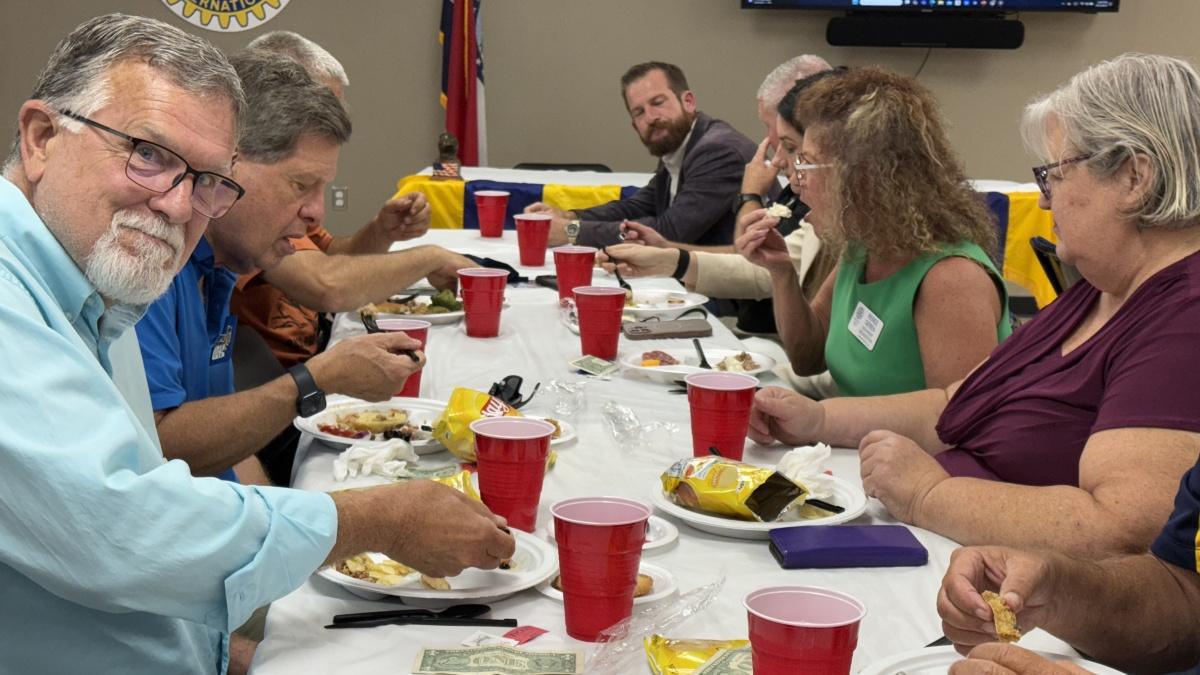 Rotary Hosts Timothy Howe to Share Vision for The Cross Christian School