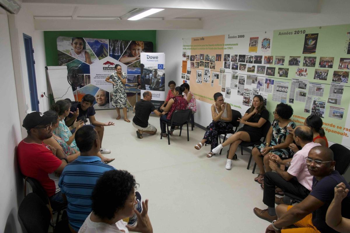 Le sumain, c'est la langue des sourds.