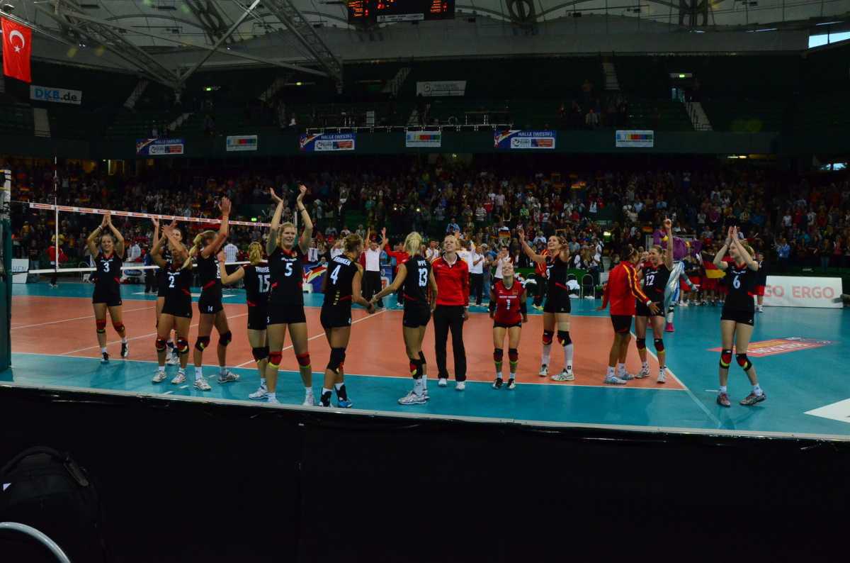 How Crowded Stadiums Change the Game How Crowded Stadiums Change the Game