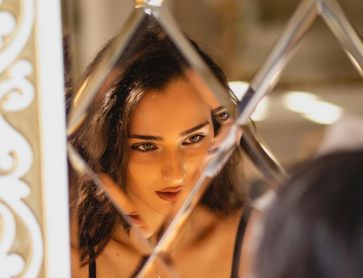 Why Humans Care About Looks: The Psychology of Beauty Why Humans Care About Looks: The Psychology of Beauty