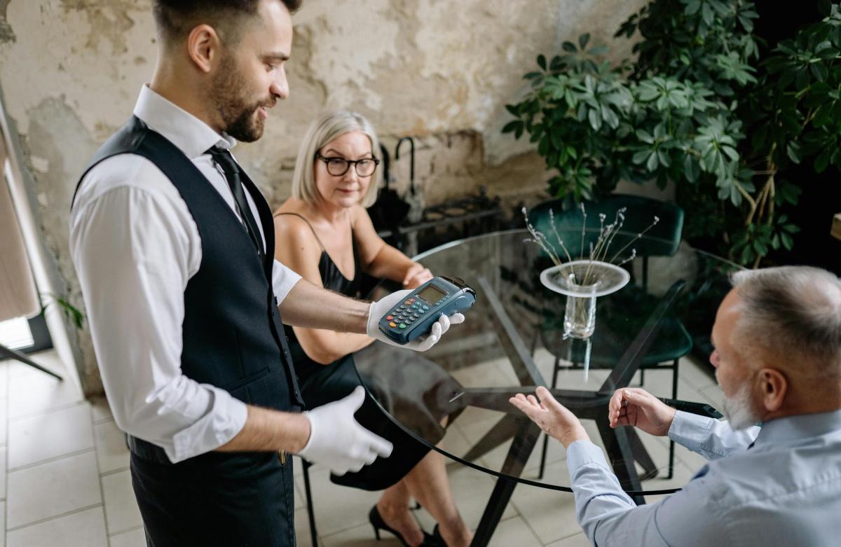 How to Talk Money on a First Date Without Killing the Vibe