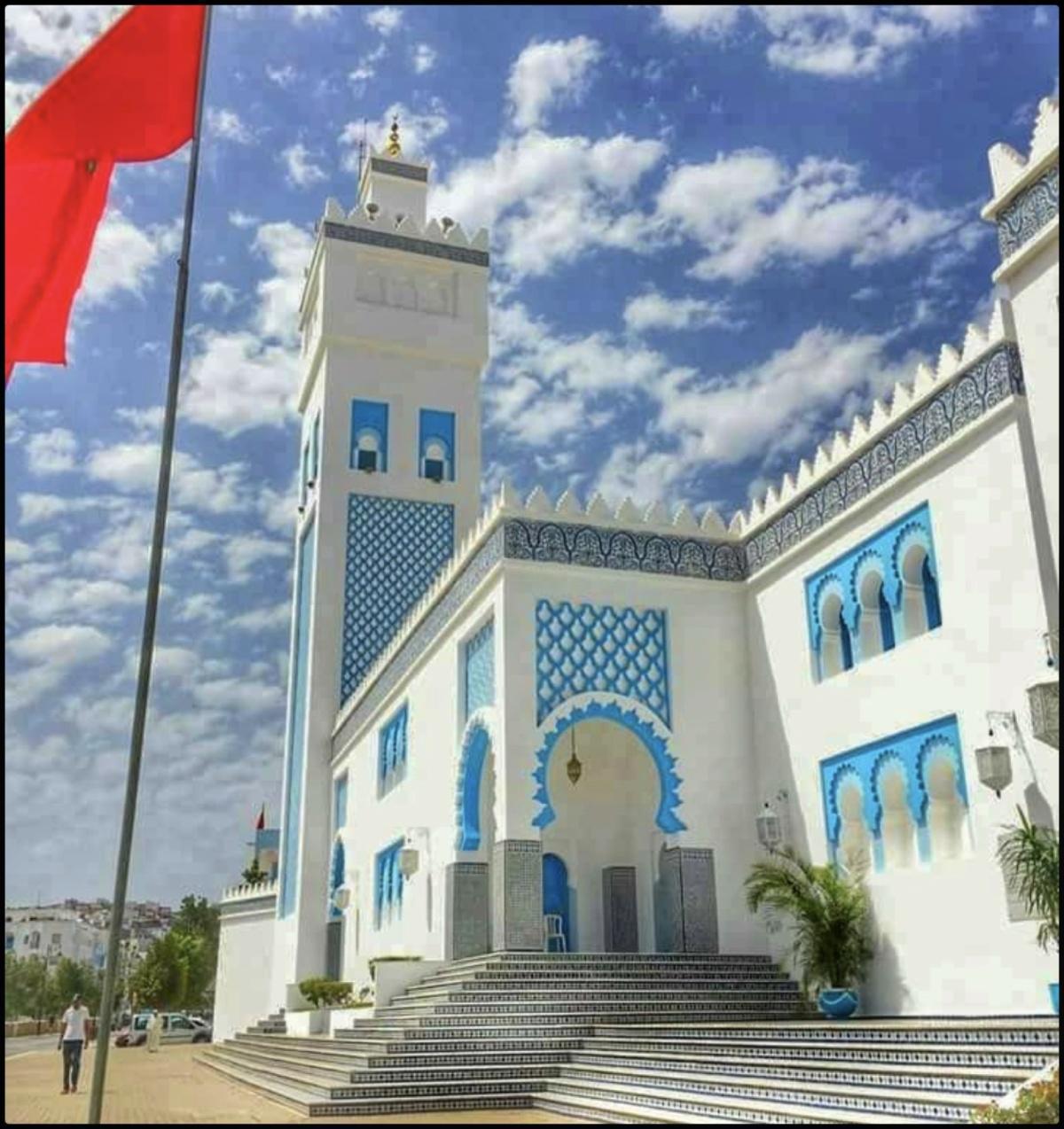 La perle bleue de M'diq : Un joyau architectural méconnu du nord marocain La perle bleue de M'diq : Un joyau architectural méconnu du nord marocain