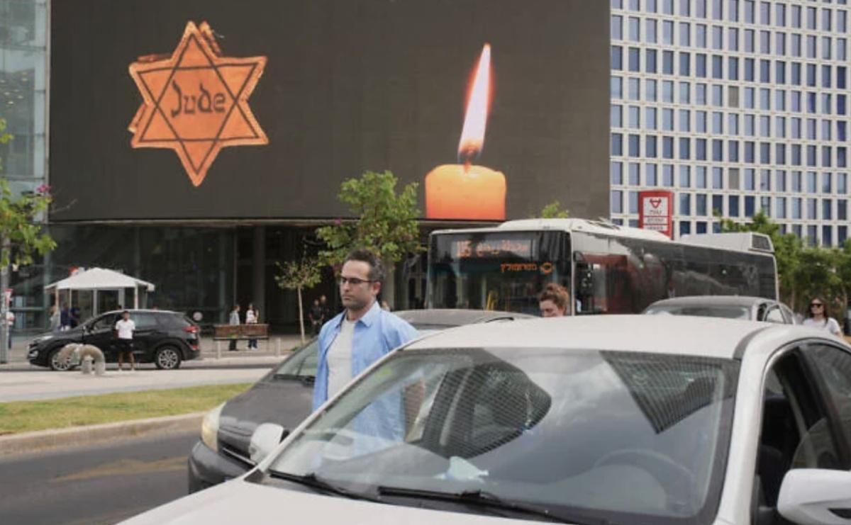 Une minute de silence à Tel Aviv : Israël marque une pause à l'occasion de la Journée de commémoration de l'Holocauste, au milieu des échos de la guerre Une minute de silence à Tel Aviv : Israël marque une pause à l'occasion de la Journée de commémoration de l'Holocauste, au milieu des échos de la guerre