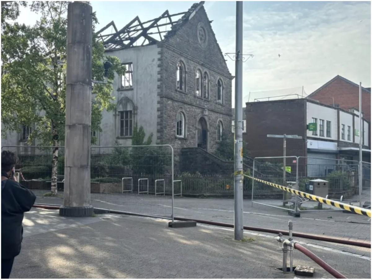 Bethany Chapel : Un joyau patrimonial du XVIIIe siècle part en fumée à Port Talbot Bethany Chapel : Un joyau patrimonial du XVIIIe siècle part en fumée à Port Talbot