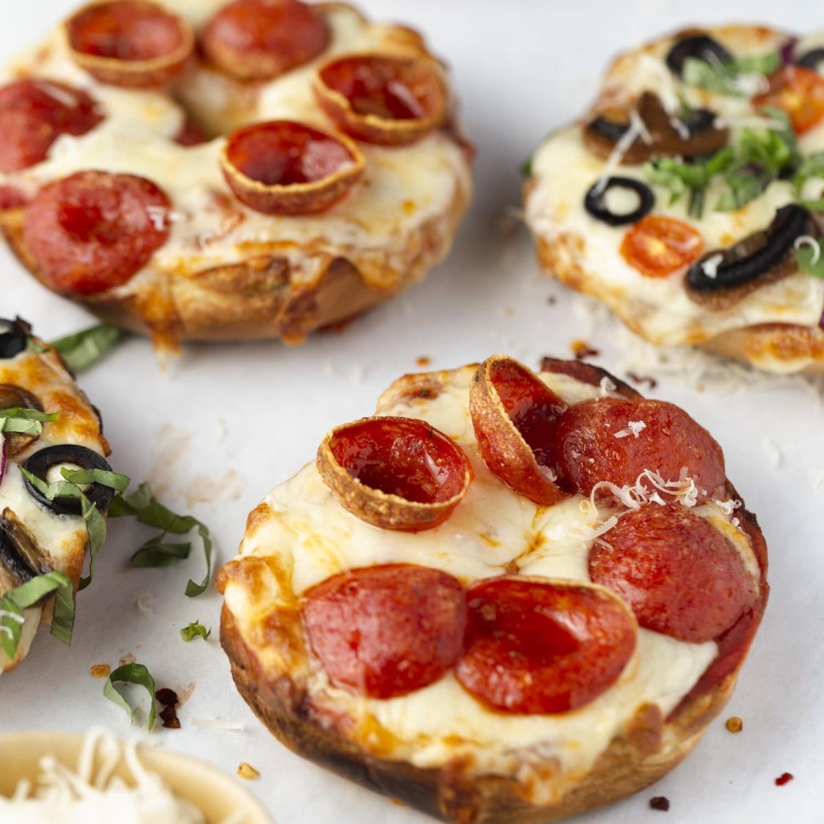 Veggie Pizza Bagels