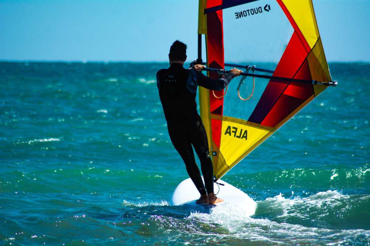 Impara a dominare il vento con il Windsurf Impara a dominare il vento con il Windsurf